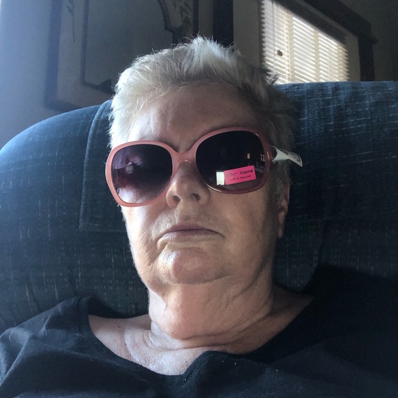 LAST DAY 6/9!  New Betsey Johnson Sun Glasses! - Picture 6 of 6